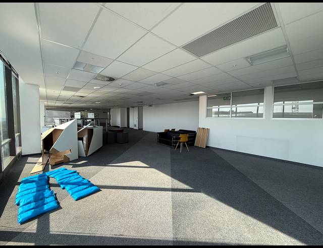 718M² OFFICE TO LET IN ROSEBANK